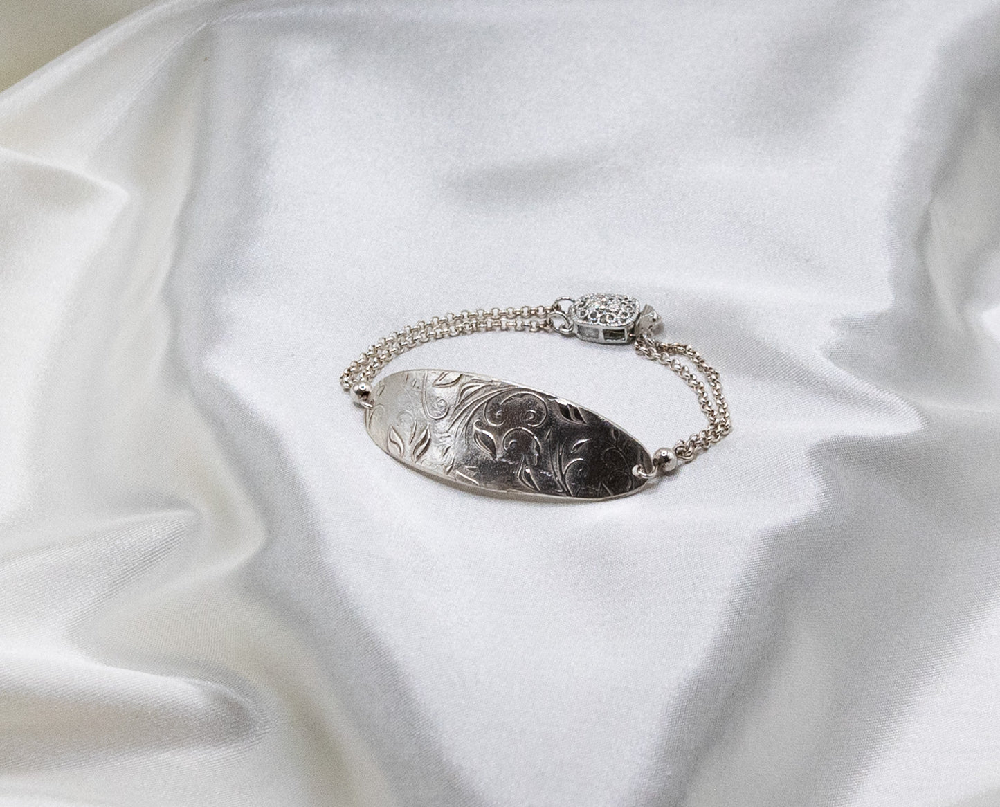 Bracelet: Women's Sterling Silver Plate and Chain