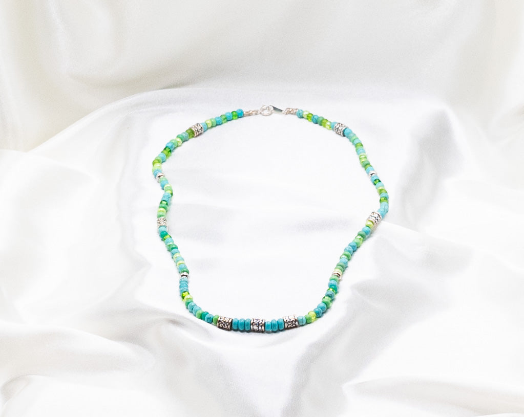 Necklace: Women's Mixed Turquoise Beads