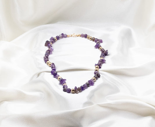 Necklace: Women's Amethyst Chips