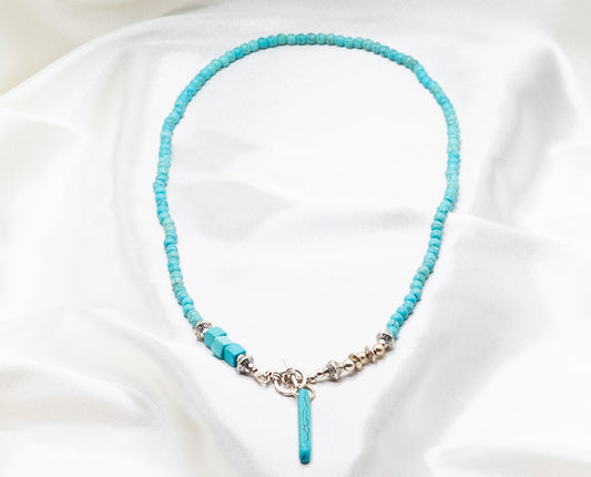 Necklace: Women's Turquoise Front Clasp with Pendant